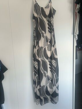Women's Black and Cream Patterned Slip Dress